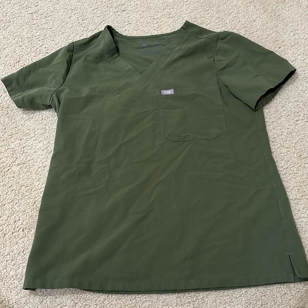 Figs scrub top